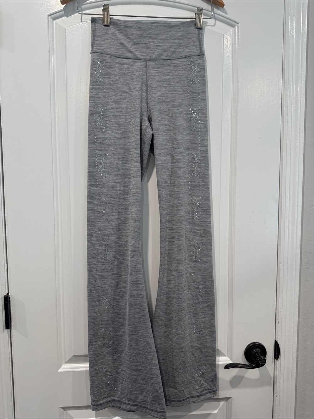 PINK Victoria's Secret Bling Light Gray Flare Bottom Leggings-NWOT size small